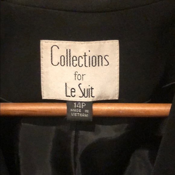 Blazer - Picture 2 of 4